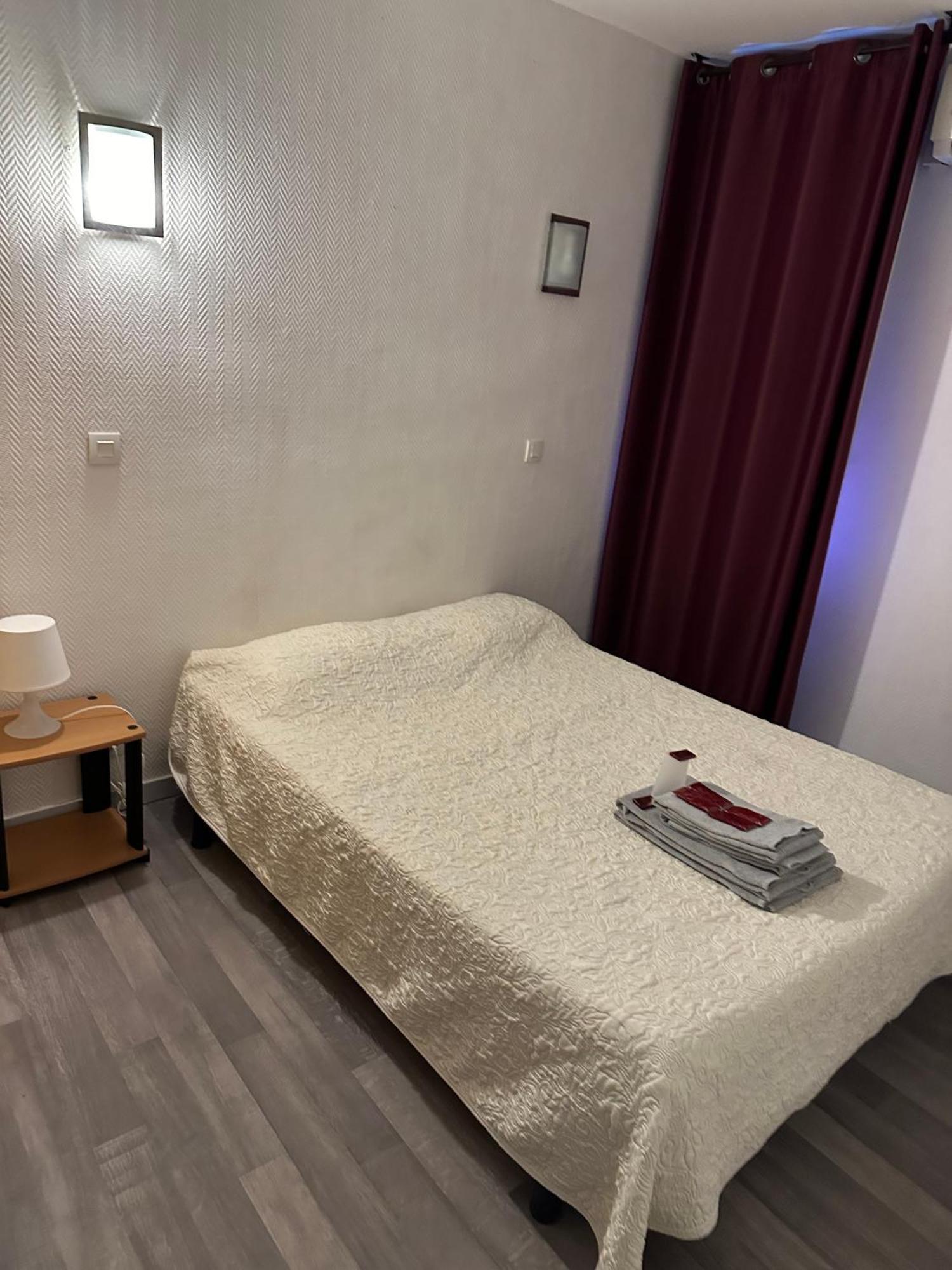 Hotel Restaurant La Ceinture Vauvert Ngoại thất bức ảnh