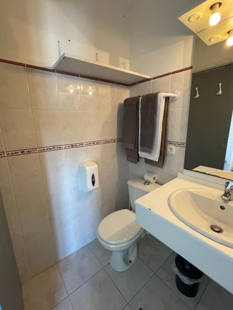 Hotel Restaurant La Ceinture Vauvert Ngoại thất bức ảnh